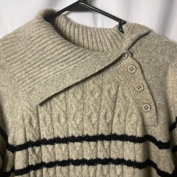 NWT Croft & Barrow 2X cable split button neck sweater. Tan/black. - Picture 3 of 6